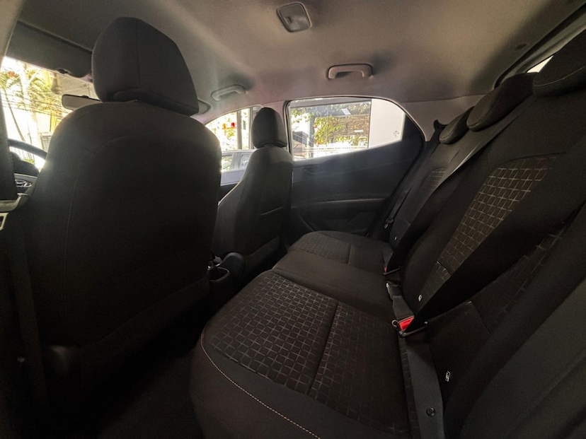 Foto do veículo HYUNDAI HB20 1.0 12V FLEX COMFORT PLUS MANUAL 2025 43.307 KM 68.777,00