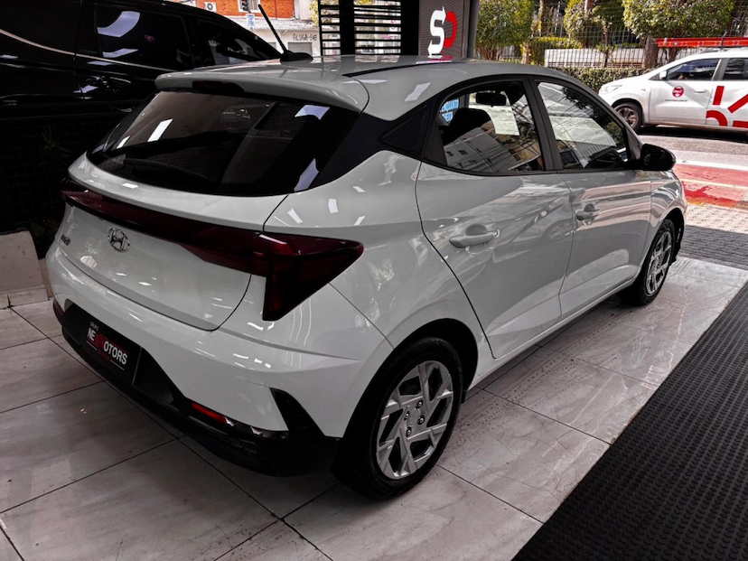 Foto do veículo HYUNDAI HB20 1.0 12V FLEX COMFORT PLUS MANUAL 2025 43.307 KM 68.777,00