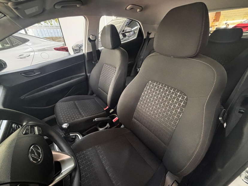 Foto do veículo HYUNDAI HB20 1.0 12V FLEX COMFORT PLUS MANUAL 2025 43.307 KM 68.777,00