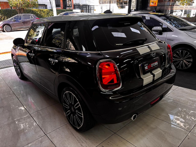 Foto do veículo MINI COOPER 1.5 12V TWINPOWER GASOLINA 4P STEPTRONIC 2020 54.979 KM 134.777,00