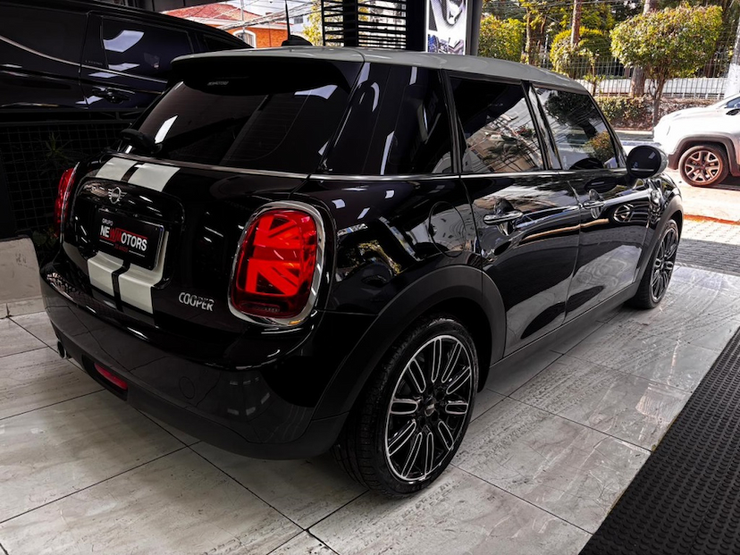 Foto do veículo MINI COOPER 1.5 12V TWINPOWER GASOLINA 4P STEPTRONIC 2020 54.979 KM 134.777,00