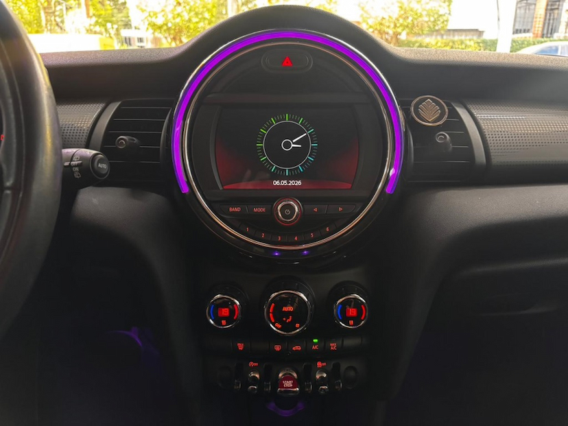 Foto do veículo MINI COOPER 1.5 12V TWINPOWER GASOLINA 4P STEPTRONIC 2020 54.979 KM 134.777,00
