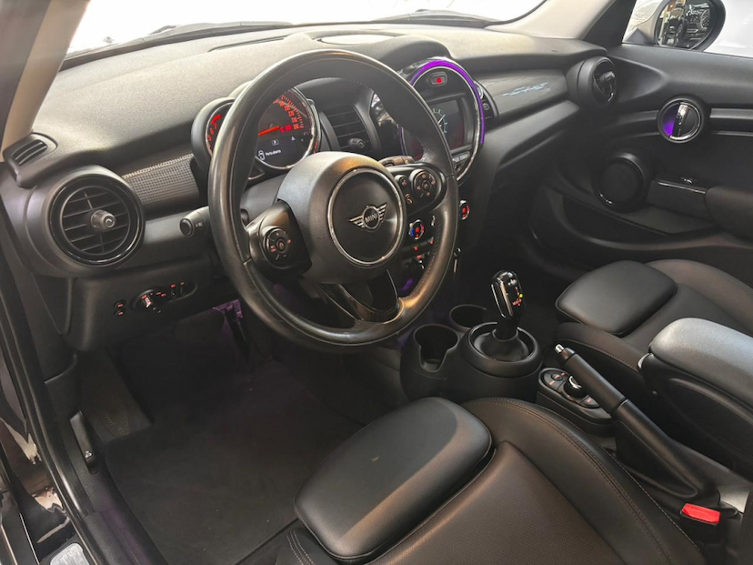 Foto do veículo MINI COOPER 1.5 12V TWINPOWER GASOLINA 4P STEPTRONIC 2020 54.979 KM 134.777,00