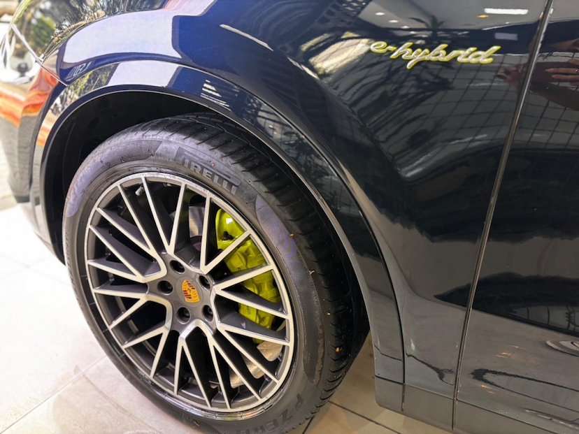 Foto do veículo PORSCHE CAYENNE 3.0 V6 E-HYBRID AWD TIPTRONIC S 2022 36.864 KM 533.777,00