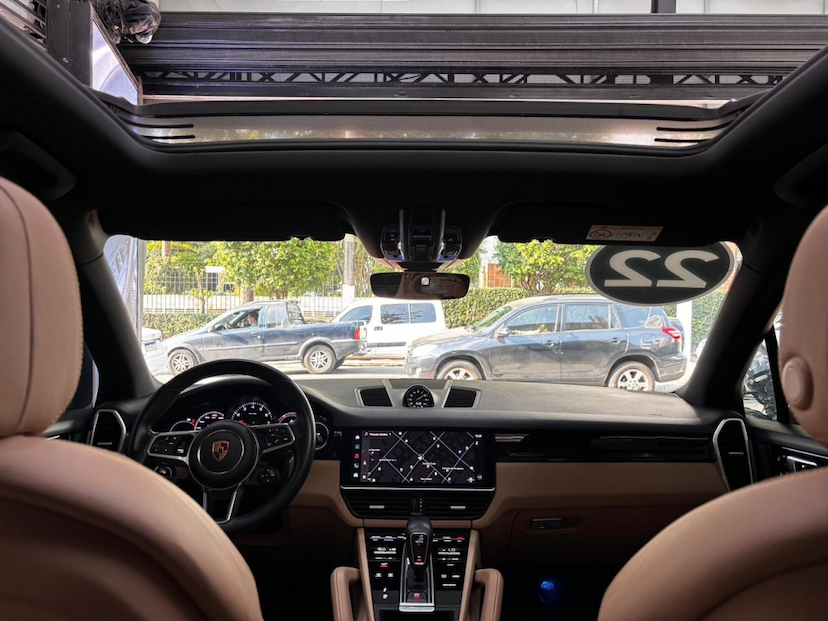 Foto do veículo PORSCHE CAYENNE 3.0 V6 E-HYBRID AWD TIPTRONIC S 2022 36.864 KM 533.777,00