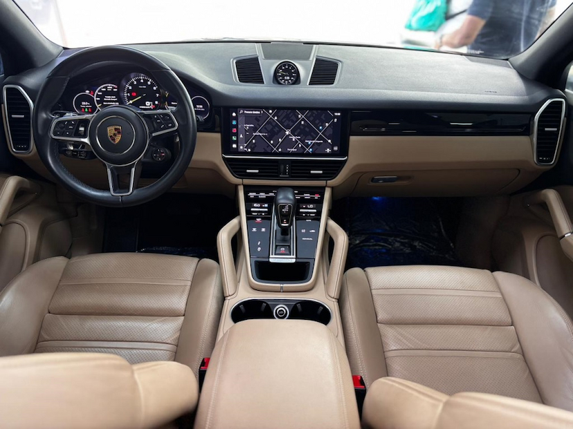 Foto do veículo PORSCHE CAYENNE 3.0 V6 E-HYBRID AWD TIPTRONIC S 2022 36.864 KM 533.777,00