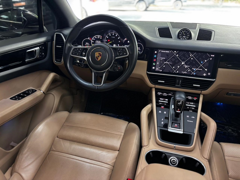 Foto do veículo PORSCHE CAYENNE 3.0 V6 E-HYBRID AWD TIPTRONIC S 2022 36.864 KM 533.777,00