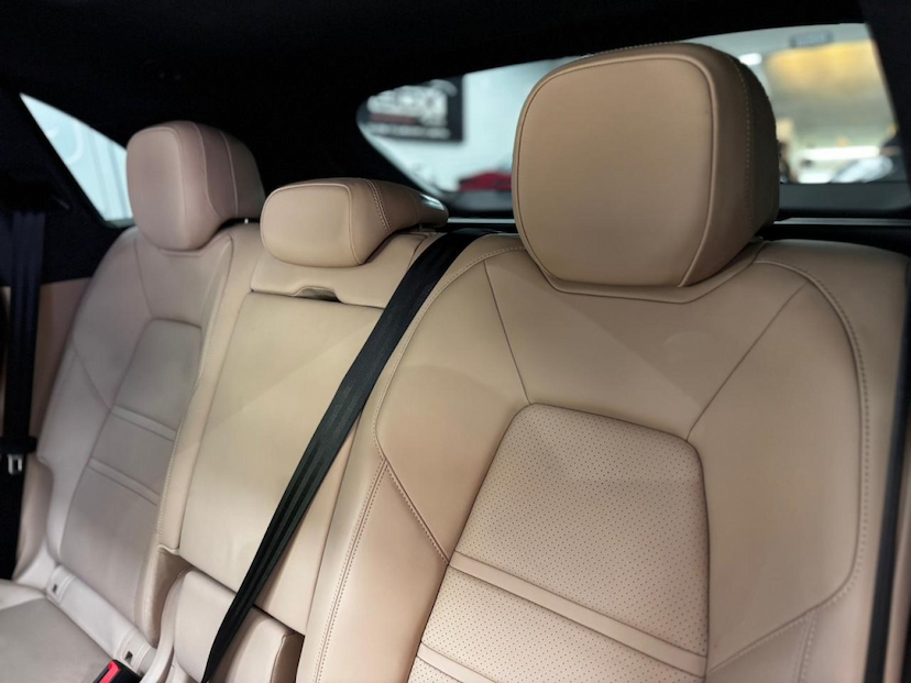 Foto do veículo PORSCHE CAYENNE 3.0 V6 E-HYBRID AWD TIPTRONIC S 2022 36.864 KM 533.777,00