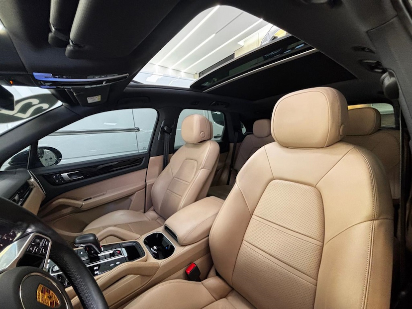 Foto do veículo PORSCHE CAYENNE 3.0 V6 E-HYBRID AWD TIPTRONIC S 2022 36.864 KM 533.777,00