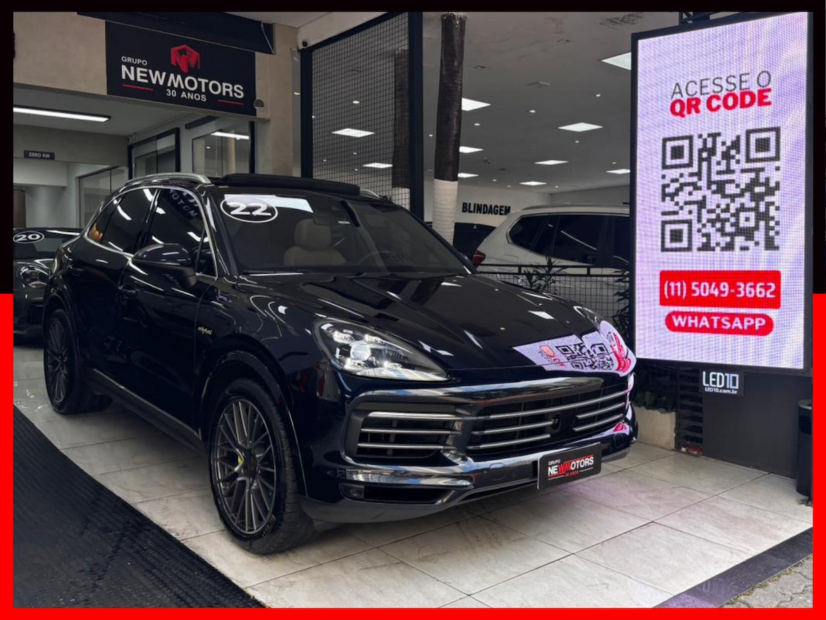 Foto do veículo PORSCHE CAYENNE 3.0 V6 E-HYBRID AWD TIPTRONIC S 2022/2022 36.864 KM R$ 533.777,00