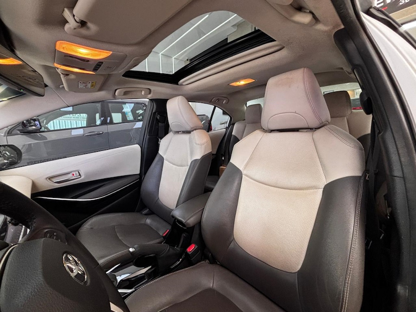 Foto do veículo TOYOTA COROLLA 1.8 VVT-I HYBRID FLEX ALTIS PREMIUM CVT 2021 61.510 KM 128.777,00
