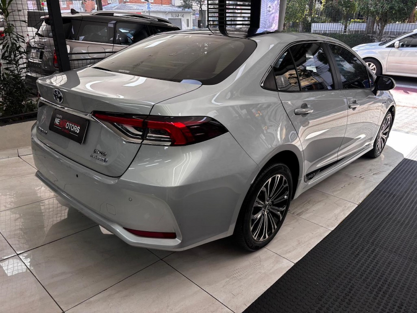 Foto do veículo TOYOTA COROLLA 1.8 VVT-I HYBRID FLEX ALTIS PREMIUM CVT 2021 61.510 KM 128.777,00