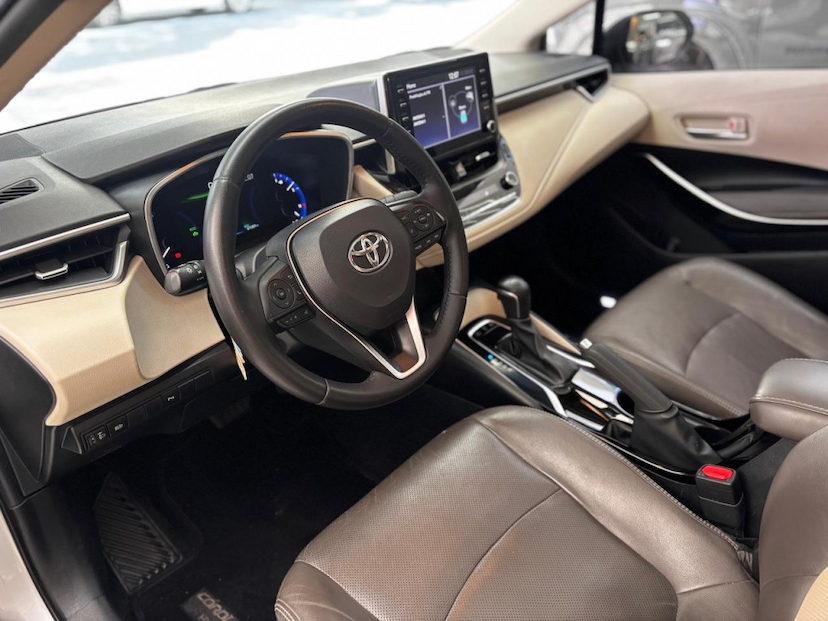 Foto do veículo TOYOTA COROLLA 1.8 VVT-I HYBRID FLEX ALTIS PREMIUM CVT 2021 61.510 KM 128.777,00
