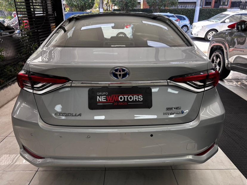 Foto do veículo TOYOTA COROLLA 1.8 VVT-I HYBRID FLEX ALTIS PREMIUM CVT 2021 61.510 KM 128.777,00