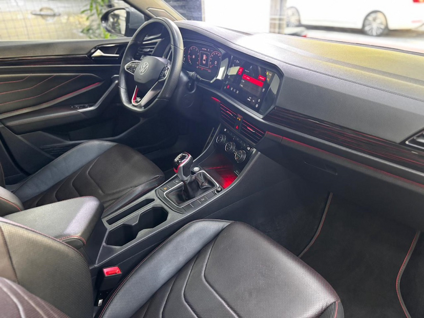 Foto do veículo VOLKSWAGEN JETTA 2.0 350 TSI GASOLINA GLI DSG 2024 33.273 KM 197.777,00