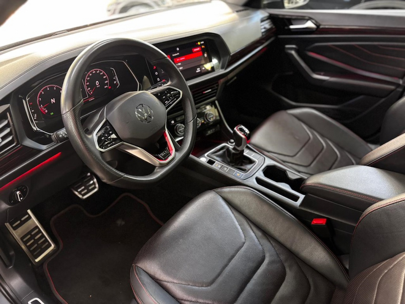 Foto do veículo VOLKSWAGEN JETTA 2.0 350 TSI GASOLINA GLI DSG 2024 33.273 KM 197.777,00