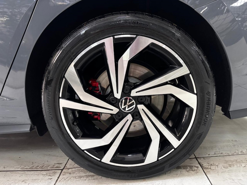 Foto do veículo VOLKSWAGEN JETTA 2.0 350 TSI GASOLINA GLI DSG 2024 33.273 KM 197.777,00