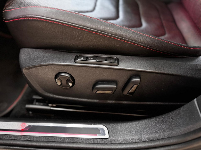 Foto do veículo VOLKSWAGEN JETTA 2.0 350 TSI GASOLINA GLI DSG 2024 33.273 KM 197.777,00