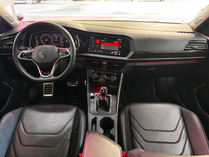 Foto do veículo VOLKSWAGEN JETTA 2.0 350 TSI GASOLINA GLI DSG 2024 33.273 KM 197.777,00