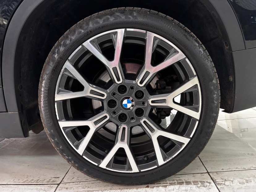 Foto do veículo BMW X1 2.0 16V TURBO ACTIVEFLEX SDRIVE20I X-LINE 4P AUTOMÁTICO 2020 51.059 KM 175.777,00