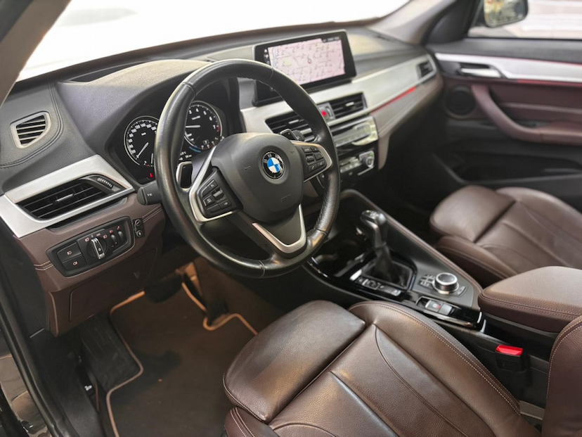 Foto do veículo BMW X1 2.0 16V TURBO ACTIVEFLEX SDRIVE20I X-LINE 4P AUTOMÁTICO 2020 51.059 KM 175.777,00