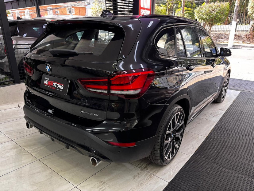 Foto do veículo BMW X1 2.0 16V TURBO ACTIVEFLEX SDRIVE20I X-LINE 4P AUTOMÁTICO 2020 51.059 KM 175.777,00