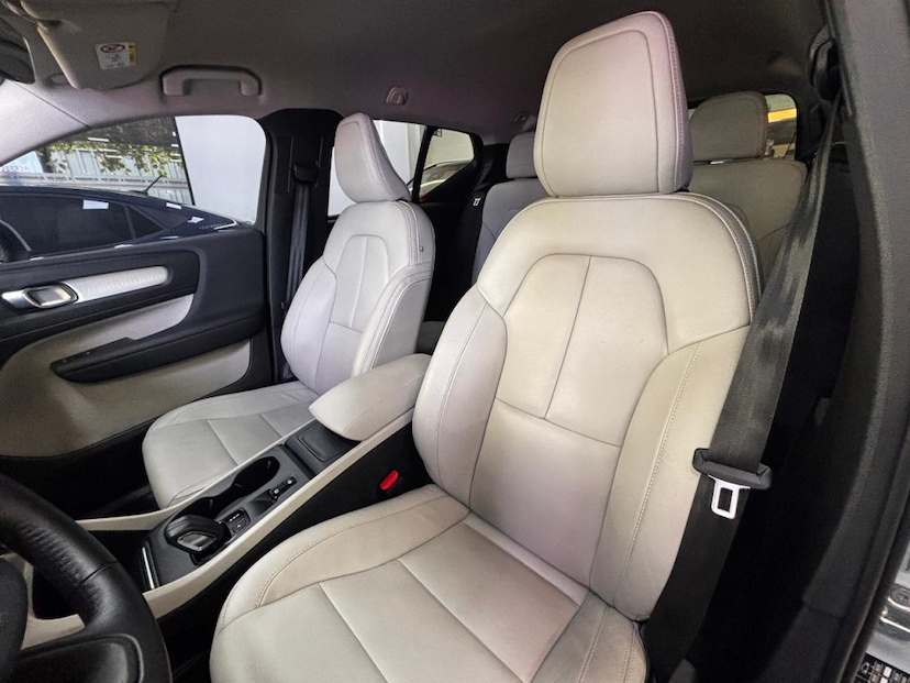 Foto do veículo VOLVO XC40 2.0 T4 GASOLINA MOMENTUM GEARTRONIC 2020 50.871 KM 143.777,00