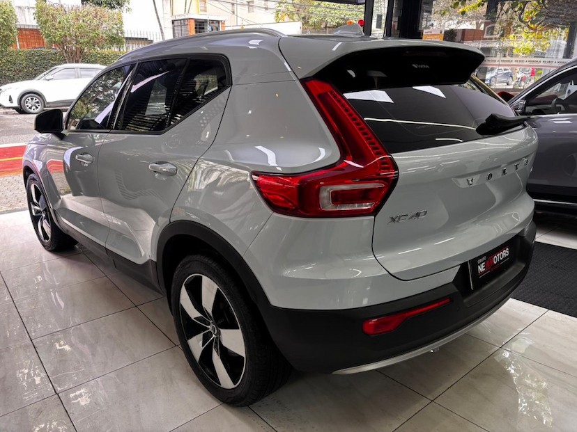 Foto do veículo VOLVO XC40 2.0 T4 GASOLINA MOMENTUM GEARTRONIC 2020 50.871 KM 143.777,00