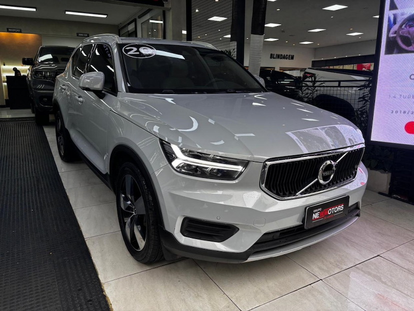 Foto do veículo VOLVO XC40 2.0 T4 GASOLINA MOMENTUM GEARTRONIC 2020 50.871 KM 143.777,00