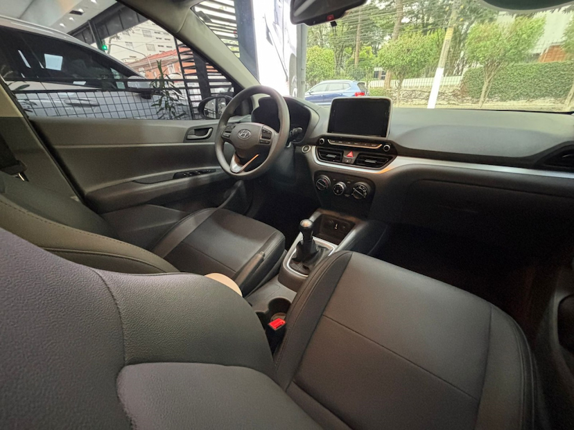 Foto do veículo HYUNDAI HB20S 1.0 12V FLEX LIMITED MANUAL 2026 5.090 KM 102.777,00