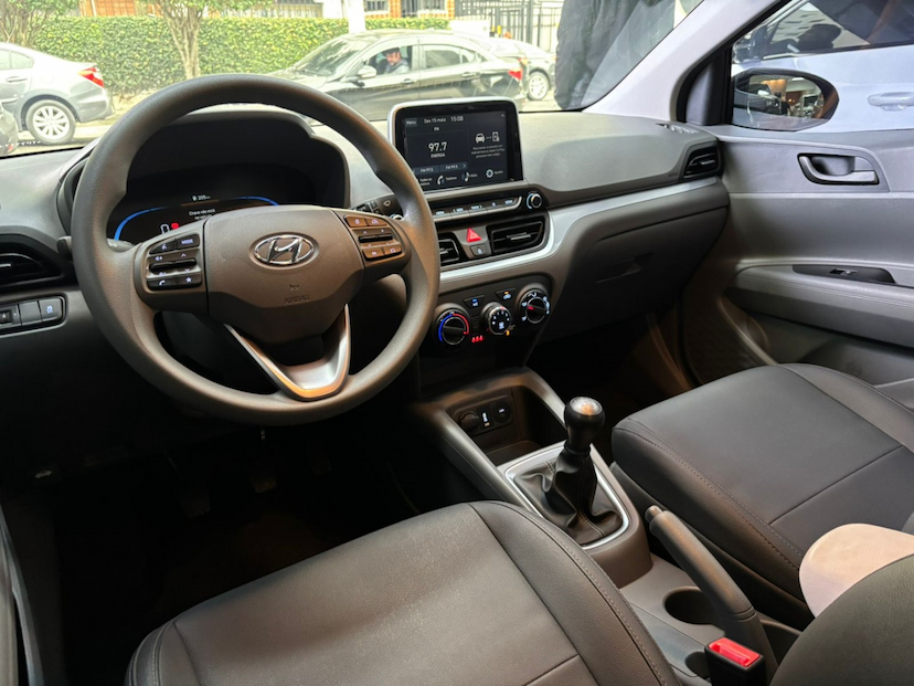 Foto do veículo HYUNDAI HB20S 1.0 12V FLEX LIMITED MANUAL 2026 5.090 KM 102.777,00