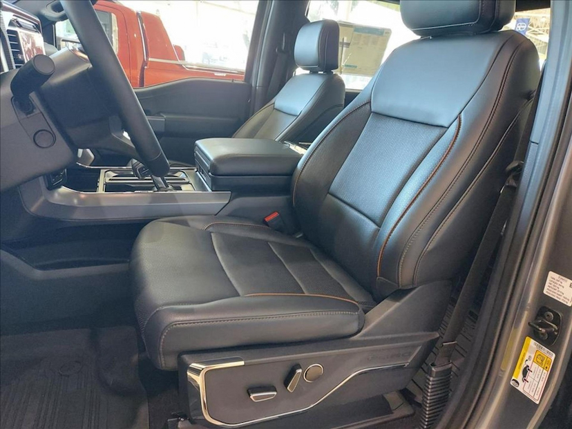 Foto do veículo FORD F-150 5.0 V8 GASOLINA CD LARIAT BLACK FX4 AUTOMÁTICO 2025 0 KM 531.800,00