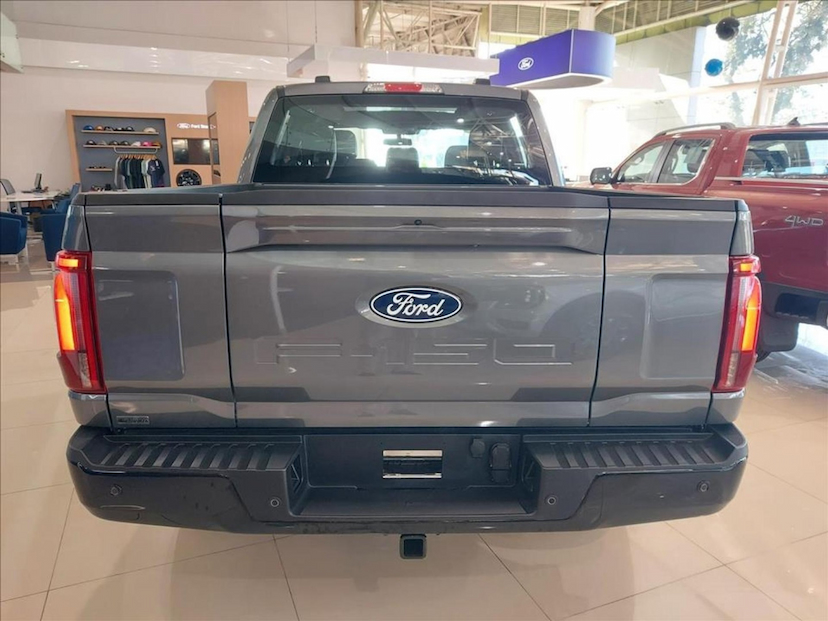 Foto do veículo FORD F-150 5.0 V8 GASOLINA CD LARIAT BLACK FX4 AUTOMÁTICO 2025 0 KM 531.800,00