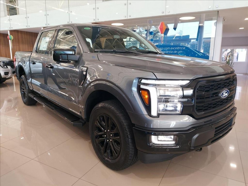 Foto do veículo FORD F-150 5.0 V8 GASOLINA CD LARIAT BLACK FX4 AUTOMÁTICO 2025 0 KM 531.800,00