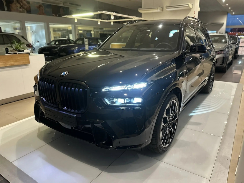 Foto do veículo BMW X7 3.0 TWINPOWER GASOLINA XDRIVE40I M SPORT STEPTRONIC 2026 0 KM 990.000,00