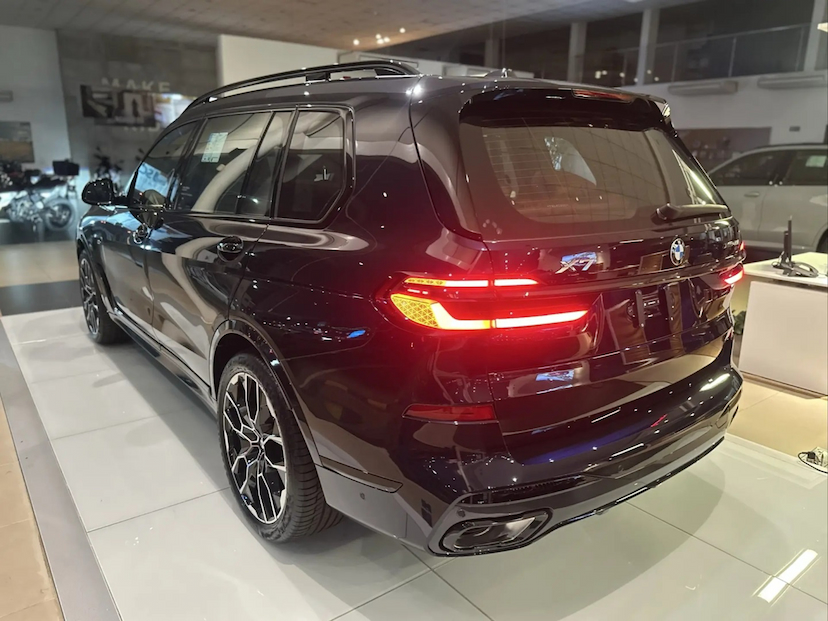 Foto do veículo BMW X7 3.0 TWINPOWER GASOLINA XDRIVE40I M SPORT STEPTRONIC 2026 0 KM 990.000,00