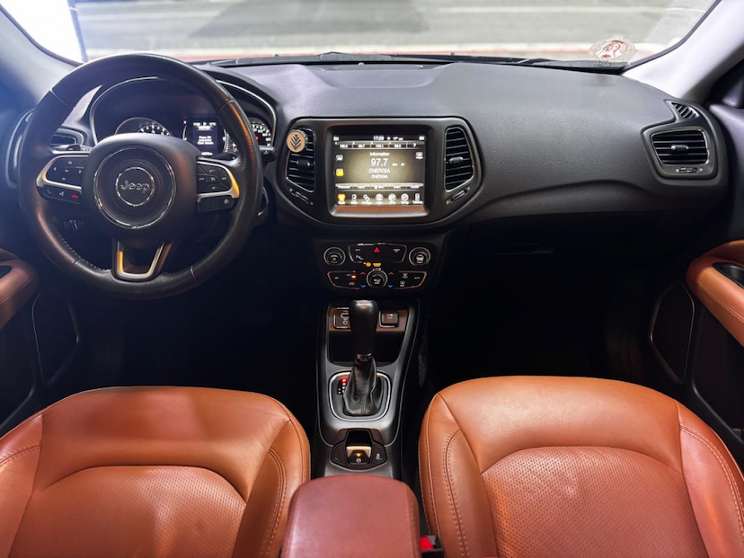 Foto do veículo JEEP COMPASS 2.0 16V FLEX LONGITUDE AUTOMÁTICO 2017 47.180 KM 103.777,00