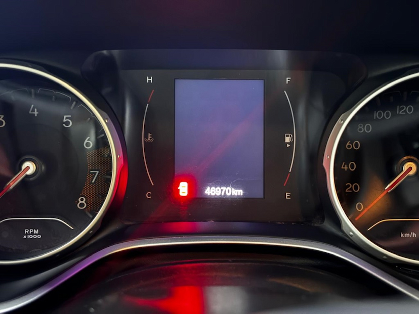 Foto do veículo JEEP COMPASS 2.0 16V FLEX LONGITUDE AUTOMÁTICO 2017 47.180 KM 103.777,00