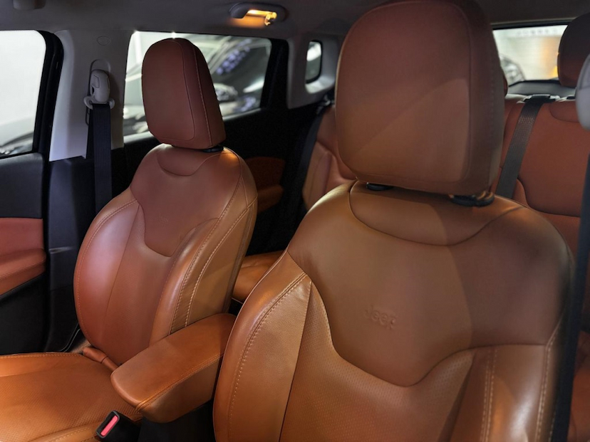 Foto do veículo JEEP COMPASS 2.0 16V FLEX LONGITUDE AUTOMÁTICO 2017 47.180 KM 103.777,00