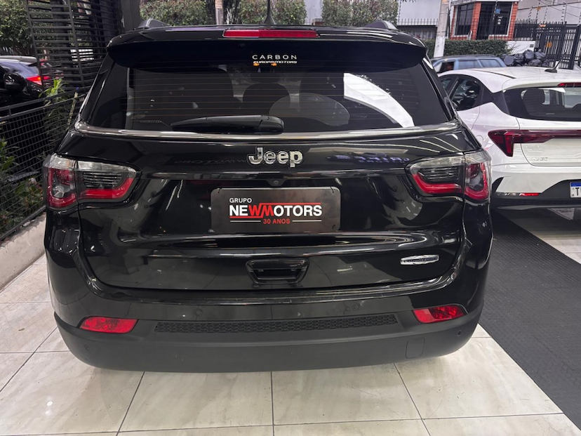 Foto do veículo JEEP COMPASS 2.0 16V FLEX LONGITUDE AUTOMÁTICO 2017 47.180 KM 103.777,00