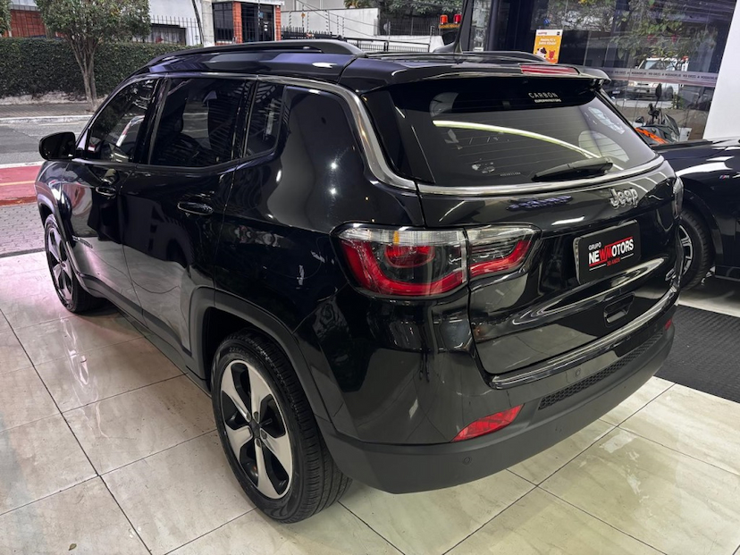Foto do veículo JEEP COMPASS 2.0 16V FLEX LONGITUDE AUTOMÁTICO 2017 47.180 KM 103.777,00