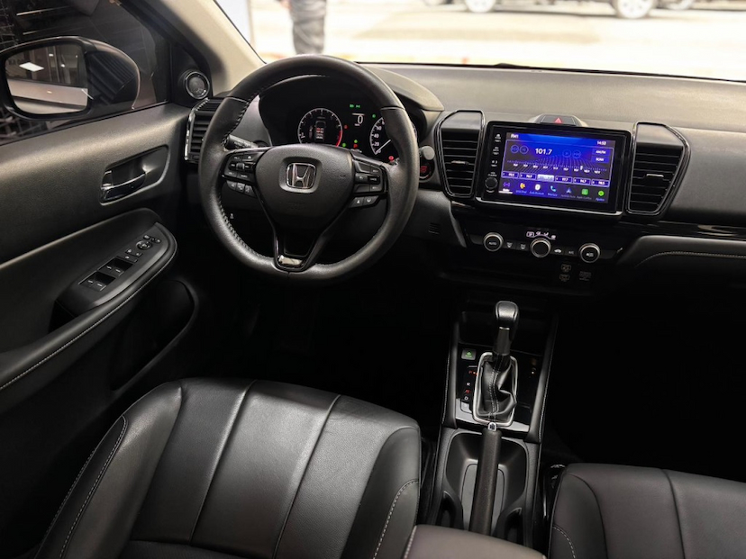 Foto do veículo HONDA CITY 1.5 I-VTEC FLEX HATCH TOURING CVT 2024 6.177 KM 113.777,00