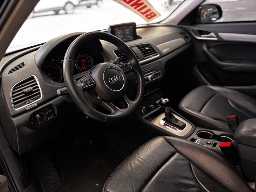 Foto do veículo AUDI Q3 2.0 TFSI ATTRACTION QUATTRO 4P GASOLINA S TRONIC 2014 82.757 KM 81.777,00