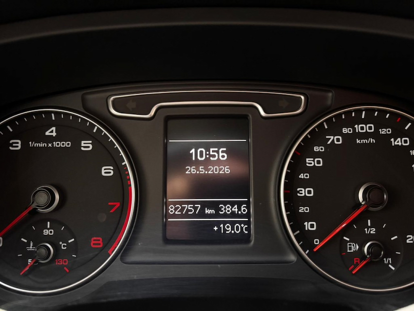 Foto do veículo AUDI Q3 2.0 TFSI ATTRACTION QUATTRO 4P GASOLINA S TRONIC 2014 82.757 KM 81.777,00