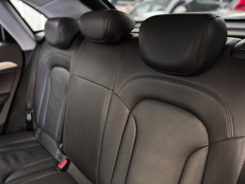 Foto do veículo AUDI Q3 2.0 TFSI ATTRACTION QUATTRO 4P GASOLINA S TRONIC 2014 82.757 KM 81.777,00