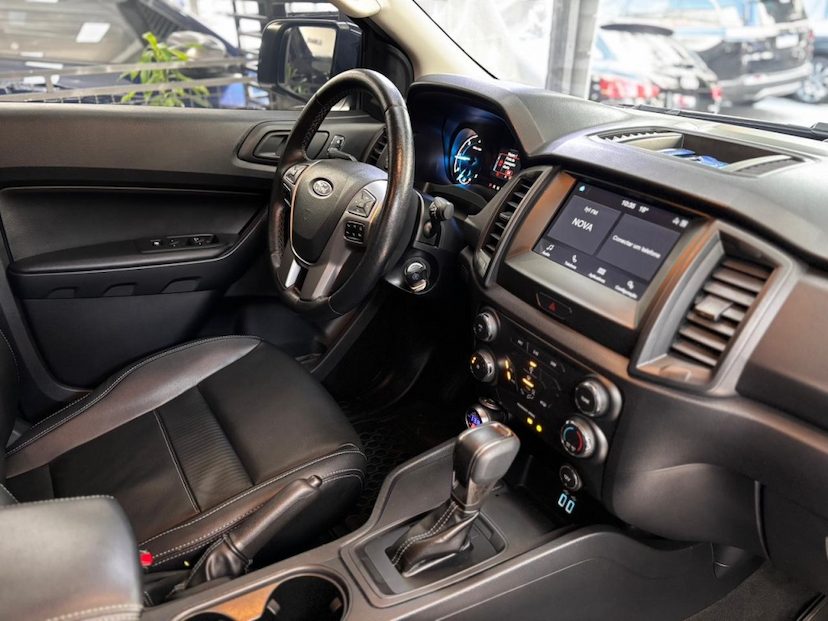 Foto do veículo FORD RANGER 2.2 XLS 4X2 CD 16V DIESEL 4P AUTOMÁTICO 2023 46.771 KM 163.777,00