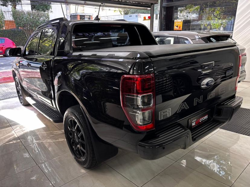 Foto do veículo FORD RANGER 2.2 XLS 4X2 CD 16V DIESEL 4P AUTOMÁTICO 2023 46.771 KM 163.777,00