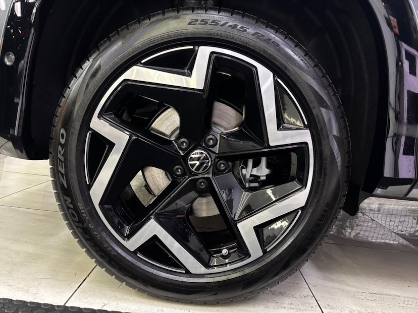Foto do veículo VOLKSWAGEN TIGUAN 2.0 350 TSI GASOLINA R-LINE 4MOTION AUTOMÁTICO 2026 0 KM 312.900,00