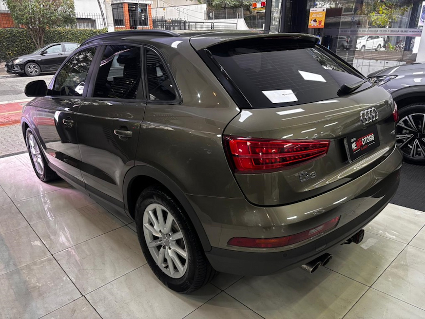 Foto do veículo AUDI Q3 1.4 TFSI AMBITION FLEX 4P S TRONIC 2017 56.462 KM 129.777,00