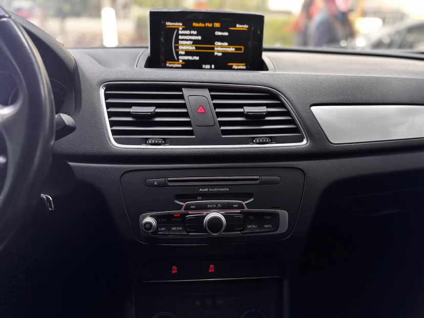 Foto do veículo AUDI Q3 1.4 TFSI AMBITION FLEX 4P S TRONIC 2017 56.462 KM 129.777,00
